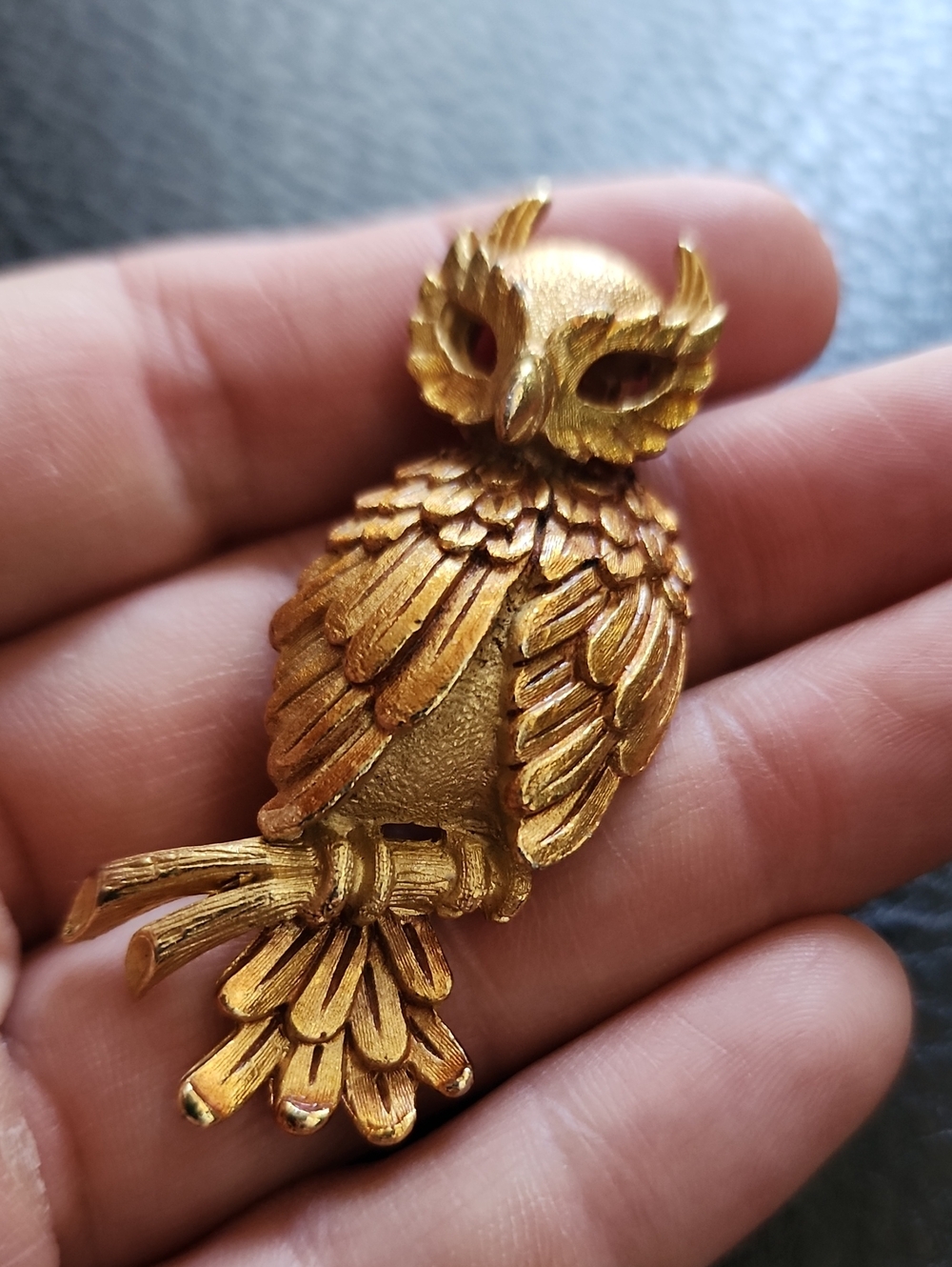 VTG Gold-Tone Owl Brooch Pin - Women's Accessory
